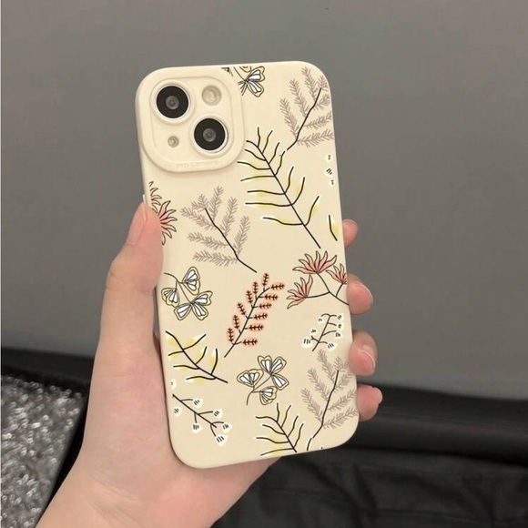 ⚠️Clearance iPhone 15/Pro/Pro Max Beige Leaf Pattern Phone Case - Picture 3 of 4